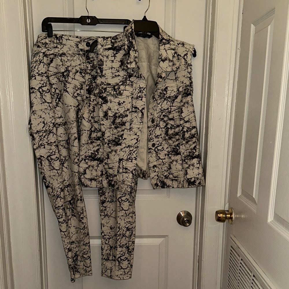 Baccini Black and White Marble Jacket & Pants Set